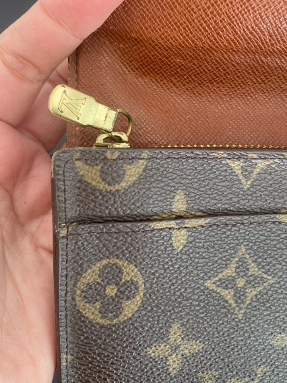 Louis Vuitton Monogram Sarah Wallet - Picture 10 of 16